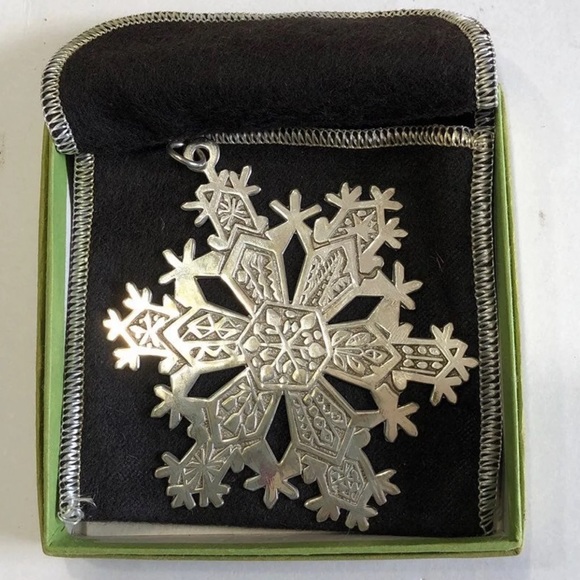 1971MMA SterlingSilver Snowflake ChristmasOrnament